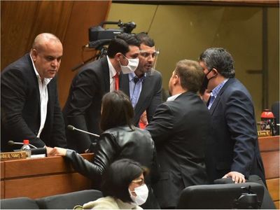 Conflicto con cartismo por la  cabeza de Rivas en el JEM