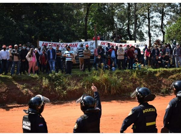 Denuncian a intendente de Paso Yobái por invadir cantera de oro