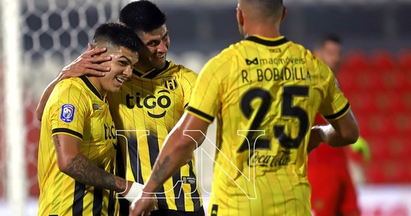 La Nación / Paseo aurinegro para ganar