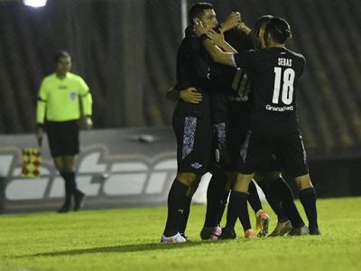 Libertad y la obligación de acortar la desventeja con el puntero - Fútbol - ABC Color