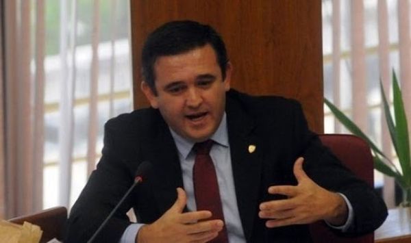 Petta comparó la muerte de dos niñas en Concepción con la batalla de Acosta Ñú