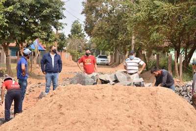 Caazapá: Gobernador realizó verificación de obras - Noticiero Paraguay