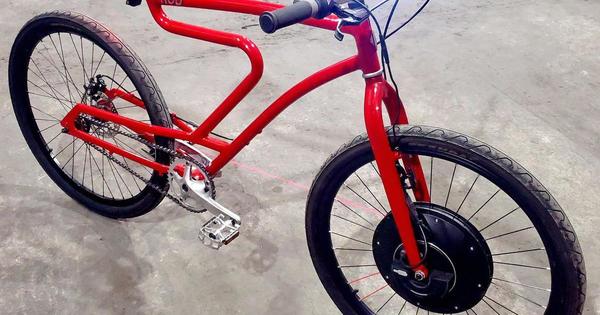 Joven emprendedor desarrolla la primera bicicleta eléctrica paraguaya