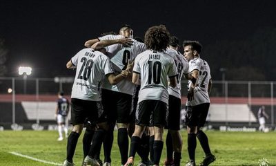 Libertad no afloja y golea en La Huerta