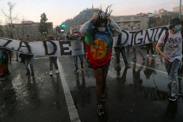 Protestas sociales volvieron a la plaza Italia de Santiago de Chile