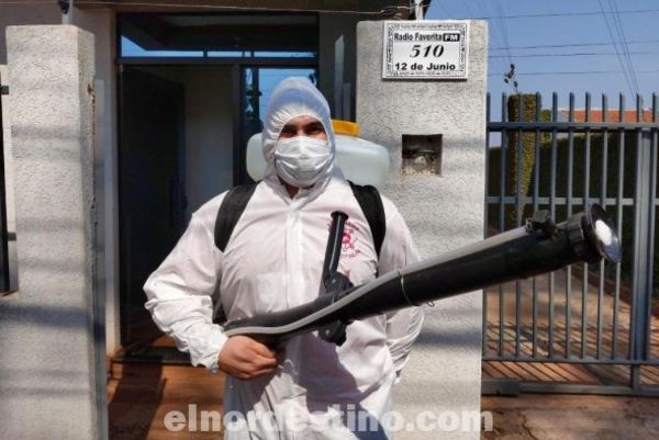 Bomberos Voluntarios de Pedro Juan Caballero realizan desinfección preventiva contra el Covid19 en Favorita 93.7 FM
