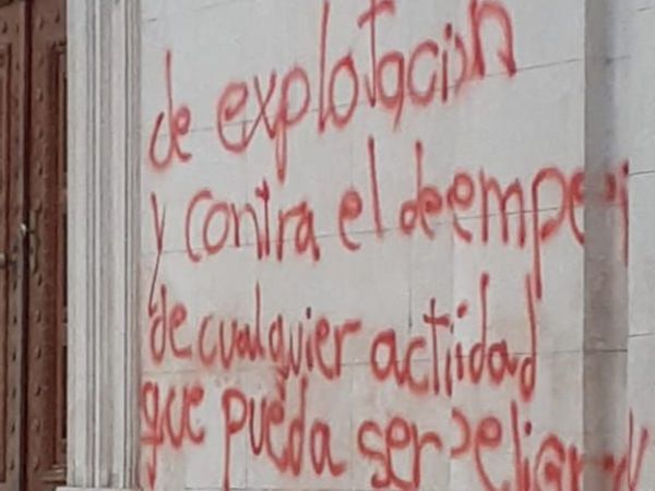 Fiscalía investigará actos vandálicos en el Panteón Nacional de los Héroes - Nacionales - ABC Color