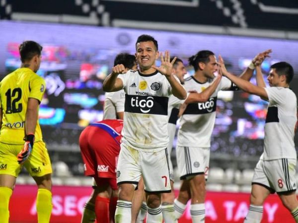 Olimpia golea a Nacional en Para Uno y no tira la toalla