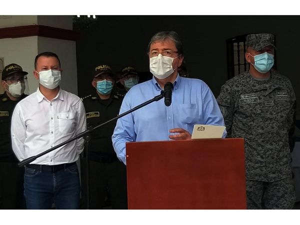Colombia,    con triple asesinato, supera el centenar de muertos