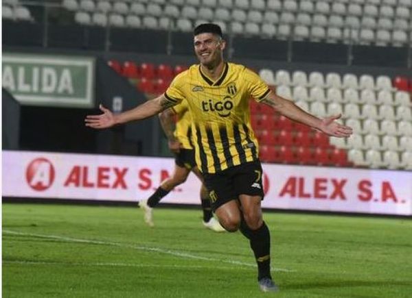 Guaraní golea para seguir dando pelea en el torneo