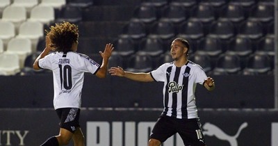 La Nación / Susto, reacción y goleada