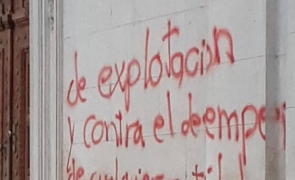 HOY / Disponen detención de tres personas por la quema de símbolos patrios