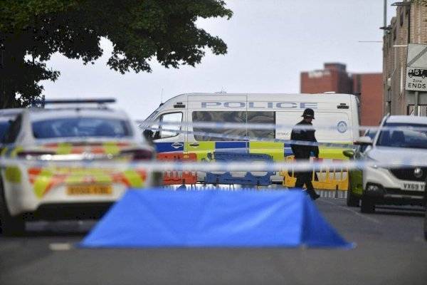 MUNDO | Un muerto y 7 heridos en los apuñalamientos en Birmingham