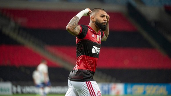 Flamengo hila tercera victoria y se acerca a la punta del Brasileirao