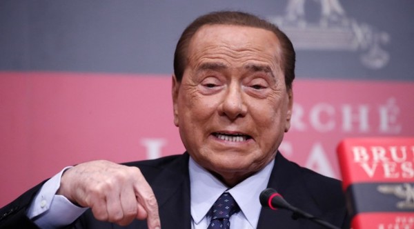 MUNDO | Berlusconi, hospitalizado con coronavirus y en fase delicada