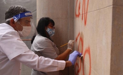 HOY / Analizan daños del Panteón, mientras ciudadanos protestan contra vandalismo