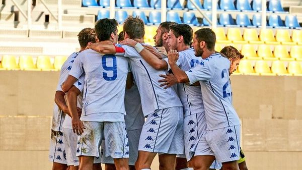 El público vuelve a las gradas en el Parma-Empoli - Fútbol - ABC Color