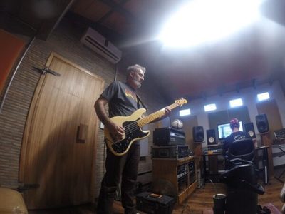 Dueto musical de aristas nacionales lanza álbum "Viajo"