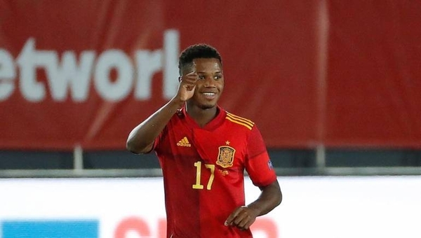 HOY / El 'sucesor' de Messi se convierte en el goleador más joven de España