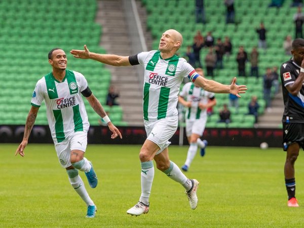 Robben marca con el Groningen 18 años después