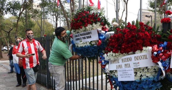 La Nación / Consejo de Seccionales de la ANR repudia actos frente al Panteón