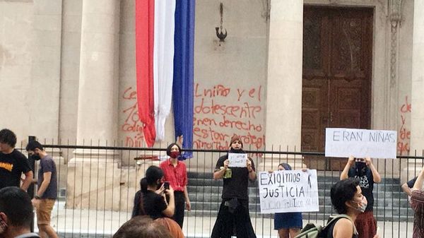 Colorados repudian “profanación del Panteón de los Héroes” - Nacionales - ABC Color