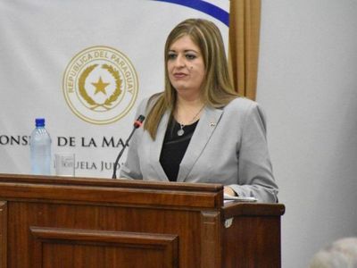 Oposición presenta hoy el libelo contra la fiscala Sandra Quiñónez