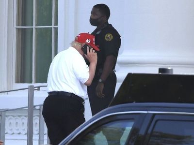 La opción de los apostadores es Trump, pese a los sondeos adversos