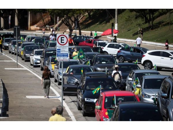 Caravana en apoyo a Lava Jato tras la renuncia de fiscales