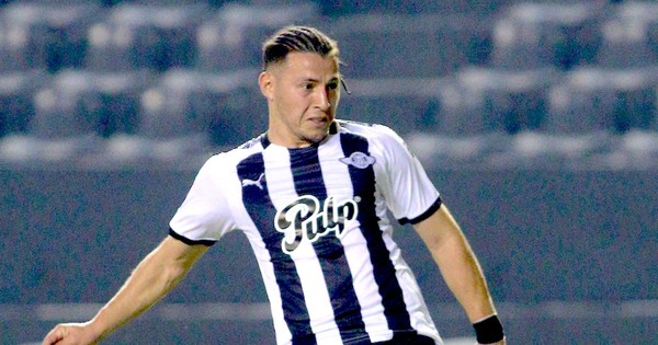 La Nación / El hombre de los goles en Libertad y mayor artillero del torneo