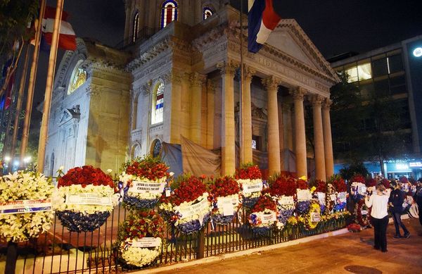 Repudian vandalismo hecho en el Panteón de los Héroes - Nacionales - ABC Color