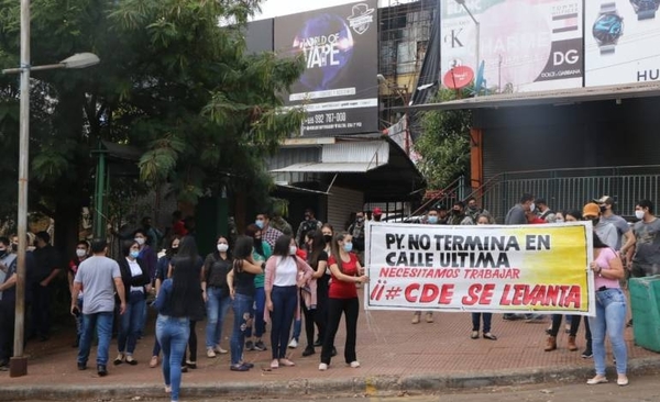 HOY / Esteños urgen plan para reapertura y hablan de pasaporte sanitario en frontera