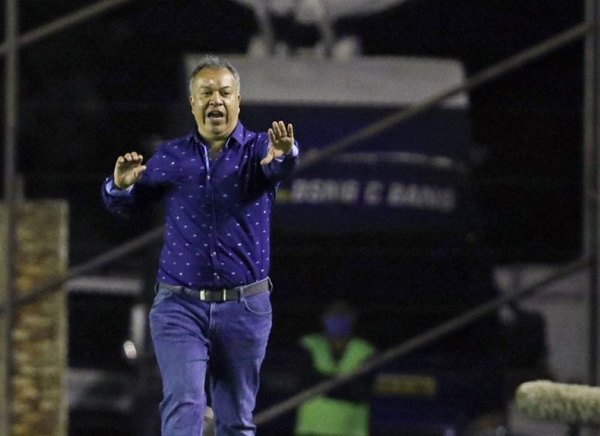 Robert Pereira, DT de General Díaz: 'Nos quedamos con las manos vacías'