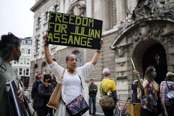 El juicio de extradición de Assange a Estados Unidos se reanuda en Londres - Mundo - ABC Color