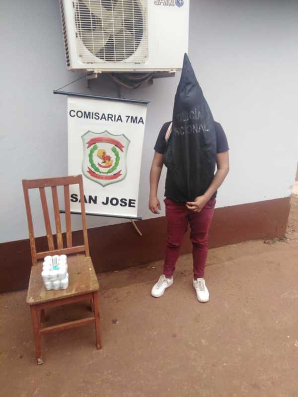 Quiso robar desodorantes de Fortis y terminó presa