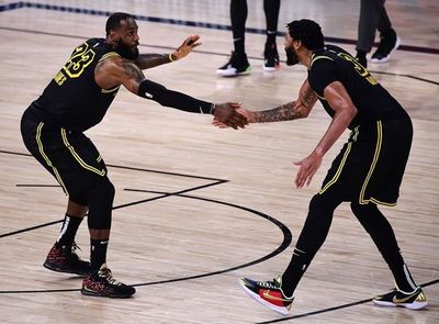 Los Angeles Lakers empataron las semifinales de la Conferencia Oeste