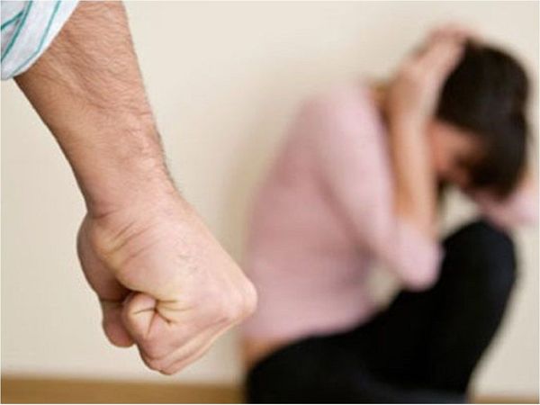 Policía denunciado por agresión verbal y física contra una mujer