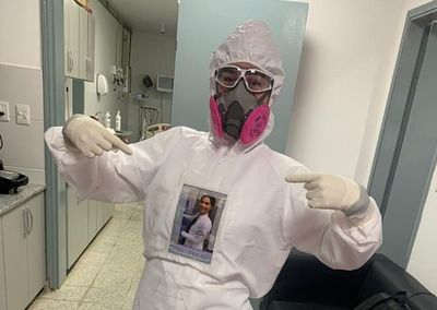 El gesto de una doctora con sus pacientes con COVID-19, que generó aplausos en redes - Megacadena — Últimas Noticias de Paraguay