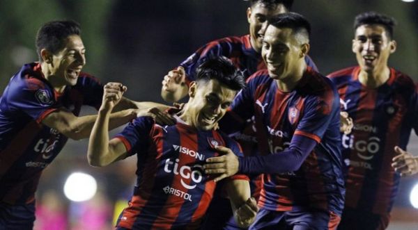 Cerro lo da vuelta y se arrima al título