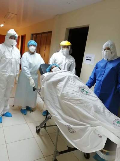 Covid19; Dan de alta a una mujer que estaba en terapia – Prensa 5
