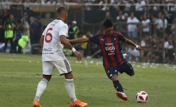 HOY / Arza tendría oferta para ir a una liga menor de Europa