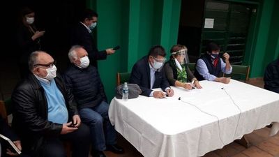 Opositores presentan libelo acusatorio contra Fiscal General del Estado