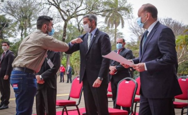 ANDE incorpora 291 funcionarios al plantel técnico y profesional