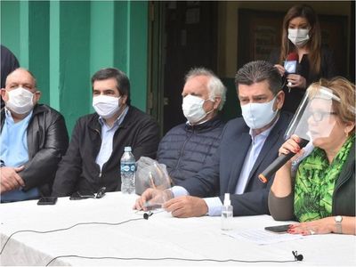 Oposición presenta libelo acusatorio para juicio a Sandra Quiñónez