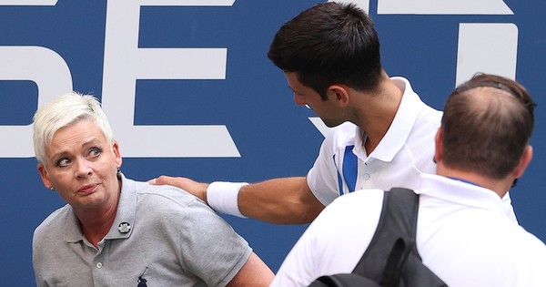 La Nación / Djokovic pide disculpas a jueza tras pelotazo y descalificación