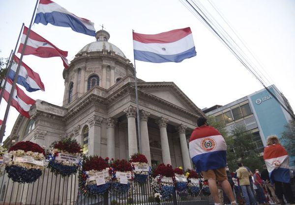 Admiten imputación contra las supuestas responsables del daño al Panteón de los Héroes - Nacionales - ABC Color
