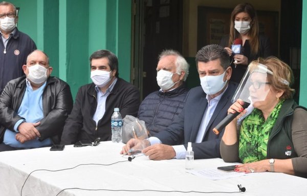 Oposición presenta libelo acusatorio para juicio a Sandra Quiñónez