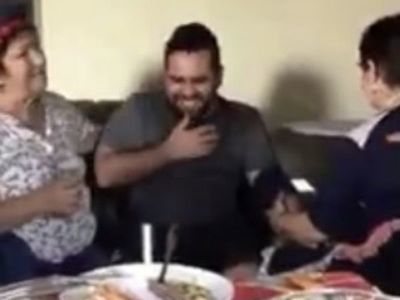Terminó en el hospital por ataque de risa