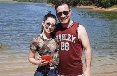 Se tomó una foto con su novia para celebrar su compromiso y 5 minutos después murió ahogado - SNT