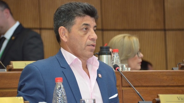 Senador Ríos se opone a que sesión con autoridades sea reservada